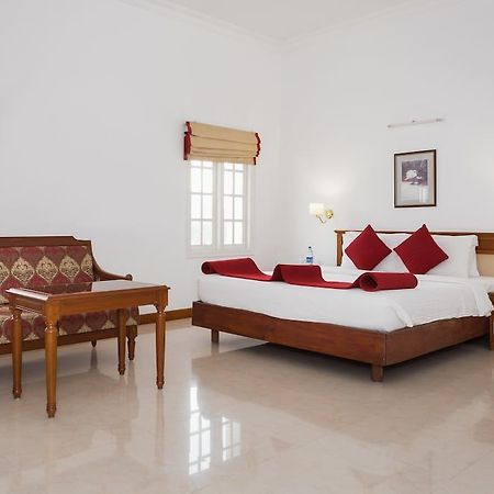 The Avenue Center Hotel Kochi Eksteriør bilde