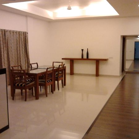 The Avenue Center Hotel Kochi Eksteriør bilde
