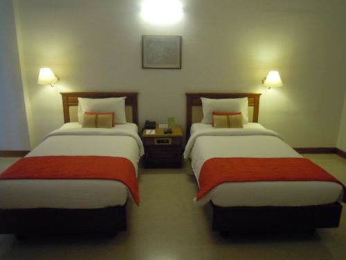 The Avenue Center Hotel Kochi Eksteriør bilde