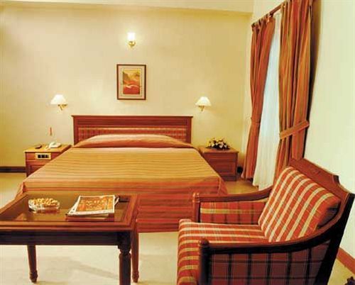 The Avenue Center Hotel Kochi Eksteriør bilde