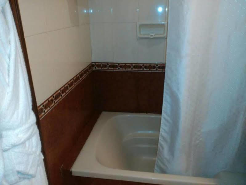 The Avenue Center Hotel Kochi Eksteriør bilde