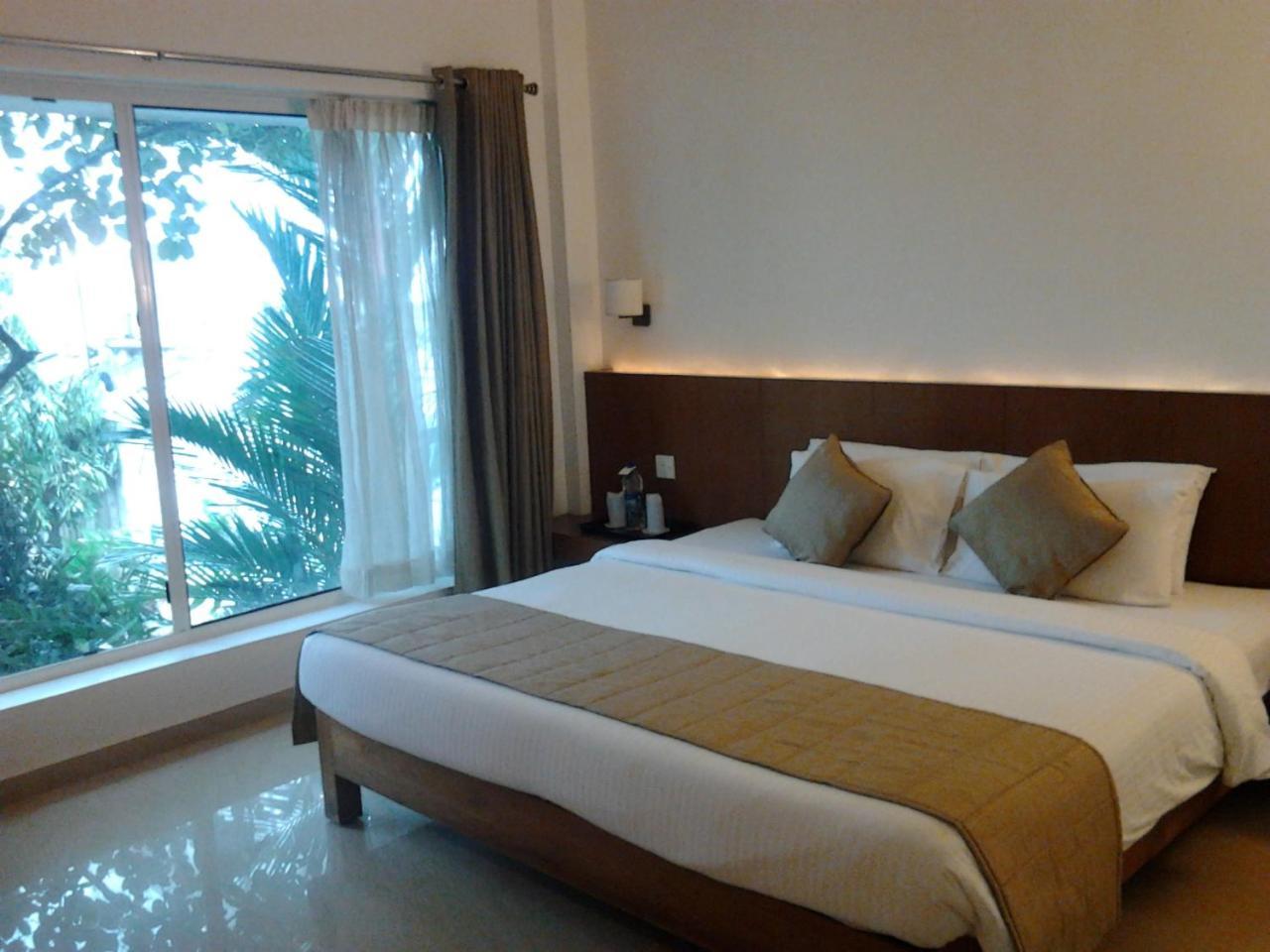 The Avenue Center Hotel Kochi Eksteriør bilde