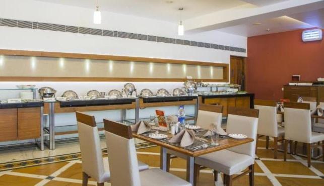 The Avenue Center Hotel Kochi Eksteriør bilde